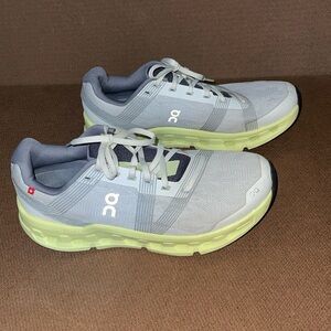 New On Running CloudGo running shoes in Frost-Hay size 10 EU 42
